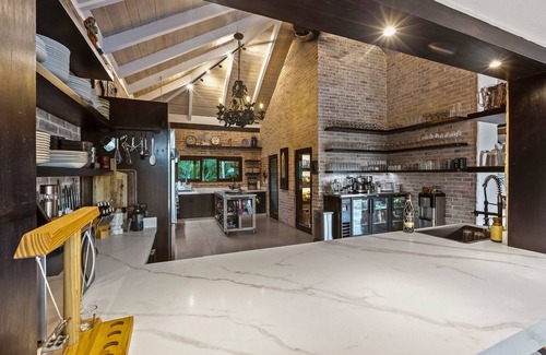 Casa de Campo Villa | Casa Bailey: 6 bdrm w/pool/jacuzzi/outdoor BBQ & firepit! Walk to beach!