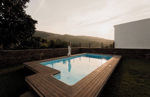 Bomfim House | Casa Bastardo - A cozy house surrounded by the vineyard terraces of the Douro.