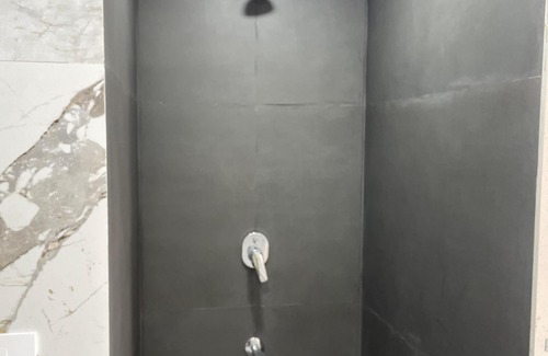 Viman Nagar Apartment | Casa Blanca - Pune Airport - Cozy home stay