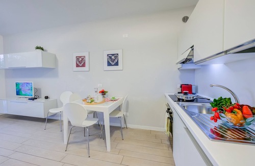 Gaino Apartment | Casa Bougainville Shared Pool & LakeView, Toscolano Maderno, Italy