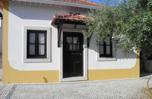 Batalha House | Casa Cantelas