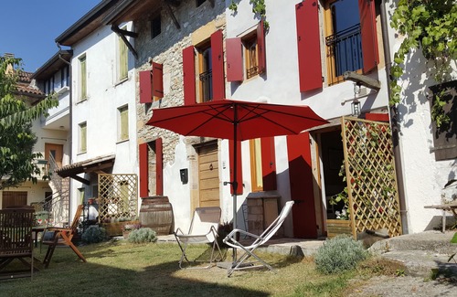 Tarzo House | Casa Cesira between the hills of Prosecco and the lakes, between Venice and the Dolomites