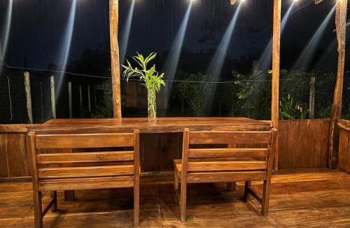 Los Angeles House | Casa Colibrí Encanto Rústico y Comodidad Moderna -La Fortuna