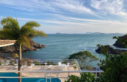 Albatroz House | Casa com 4 Suites, em Condomínio Exclusivo com Piscina, Sauna e Vista Para o mar