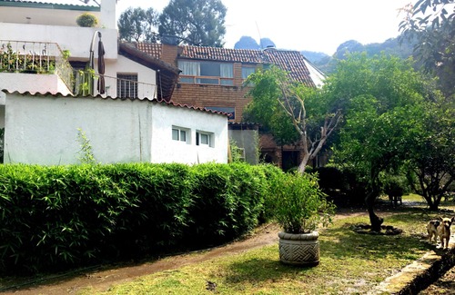 Tepoztlan House | Casa con vista la Tepozteco, con acogedores departamentos