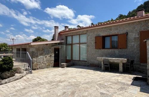 Cova House | Casa da Lage - Lareira - Vistas rio - Gerês