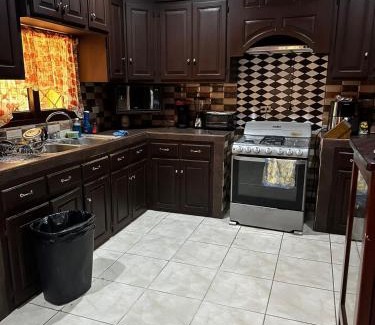 Puerto Cortes House | Casa de Campo Loma Linda