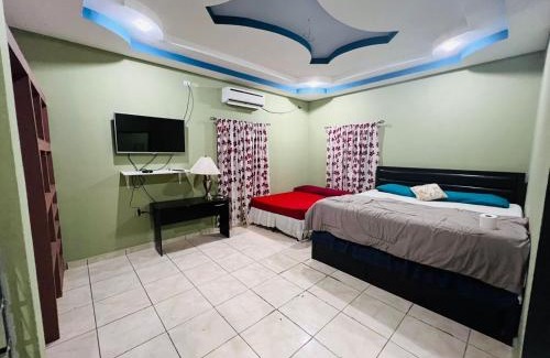 Puerto Cortes House | Casa de Campo Loma Linda