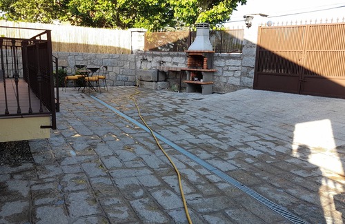 Becerril de la Sierra Cottage | Casa de Piedra, Acogedora en Invierno, Fresca en Verano, Todas las Comodidades