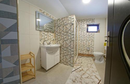 Sadova House | Casa de pe Deal