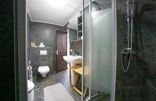 Sadova House | Casa de pe Deal