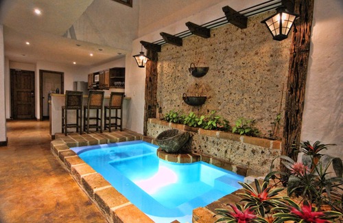 La Florida Apartment | Casa del Reloj CASCADA -Luxury, WaterFall Jacuzzi, Apartment Suite, 1130 sq Feet