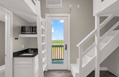 Port Bolivar Condo | Casa Dora - Pool, Games, & Beachfront Fun!