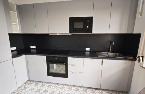 Montecarotto Apartment | CASA DORIS Montecarotto, Le Marche - Top Lage, Glasfaser WIFI, neu renoviert