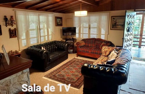 Jardim Europa House | Casa dos Pinheiros Campos do Jordão