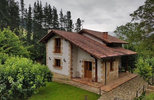 Arguebanes House | Casa el Viñadal, the viewpoint of the Picos de Europa.
