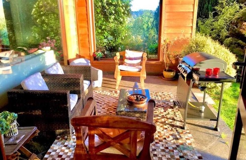 Puerto Varas House | Casa en Altura con Vistas al Lago, Campo y Ciudad Para 9 Personas