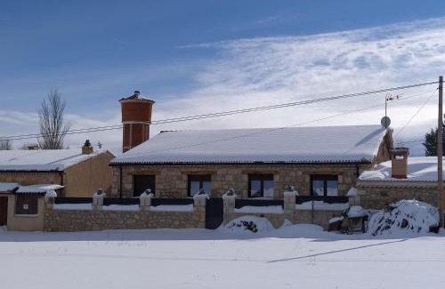 Campo de San Pedro House | Casa Entre Hoces10-12paxJardín y barbacoa