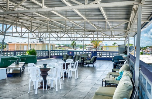 Levittown House | Casa Especial @10 min from Dorado, 20 from San Juan