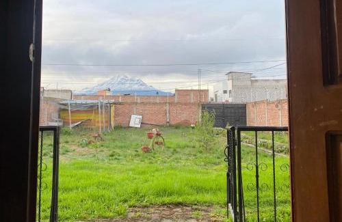 Chimborazo Province House | Casa familiar con vista al Chimborazo - Descubre Riobamba