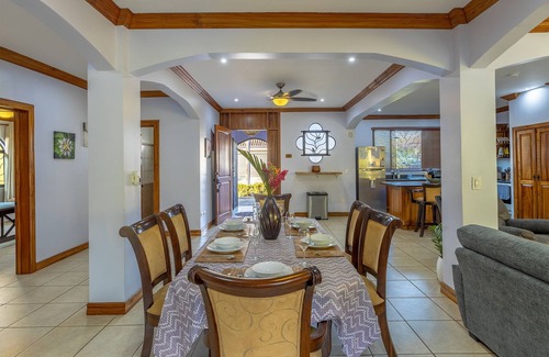 Bejuco House | Casa Famosa - Large Family Home with Private Pool