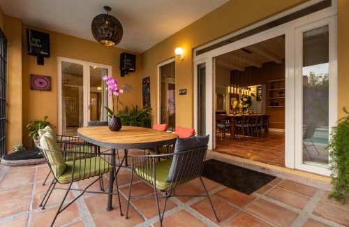 San Miguel de Allende House | Casa Feliz Jacuzzis Alberca Gimnacio Vapor PingPong Billar Cuarto de Video