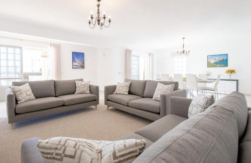 Mato Serrao Villa | Casa Filipa Lower Floor - Charming 3-Bedroom Villa with Heated Pool