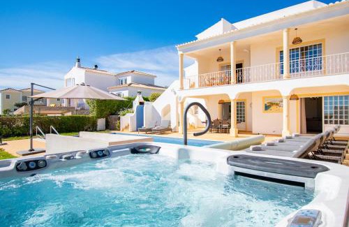 Mato Serrao Villa | Casa Filipa Lower Floor - Charming 3-Bedroom Villa with Heated Pool