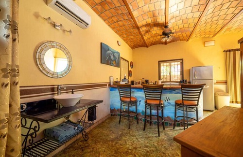 San Francisco Apartment | Casa Happy Sol - Delfin: Pool Boho Beach Vibes