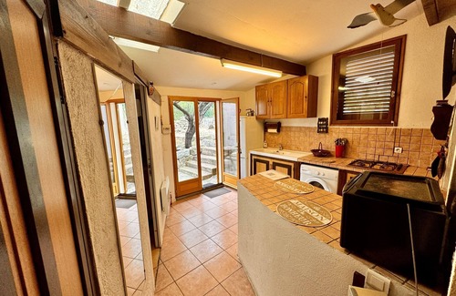 Monacia-d'Aullene Apartment | Casa Jeannot 35m2, 2/3 pers, 60m2 enclosed garden, private parking space