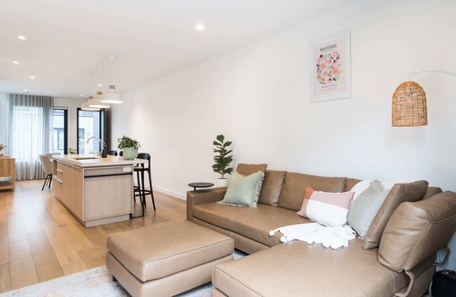 Keysborough House | Casa Keys Summary: Ou