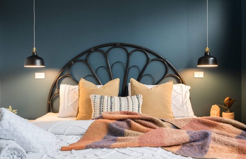 Keysborough House | Casa Keys Summary: Ou