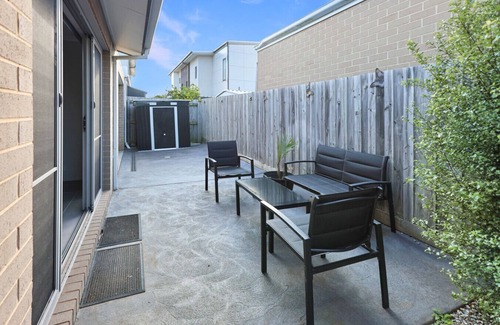 Indented Head House | Casa Laut; Sleeps 6, Walk to beach, Family Friendly, Pets welcome