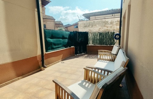 La Puebla de Castro Apartment | Casa Leo, rural charm with terrace and at the gates of the Pyrenees