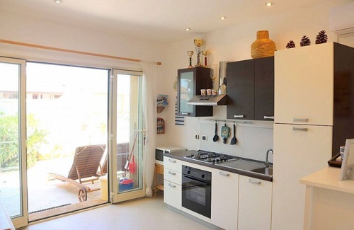 Agnone Bagni House | Casa Libezia: A welcoming apartment located right on the beach, with Free WI-FI.