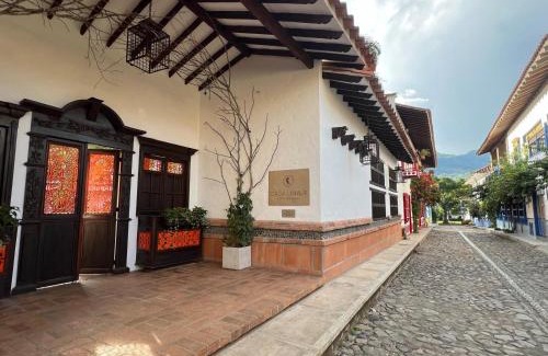 Quebrada Guadalejo Hotel | Casa Linaje Hotel Boutique by HMC -Cauca Viejo- Mayores de 10 años
