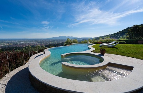 Margine Coperta-Traversagna Villa | Casa Loretta Luxury Villa With Swimming Pool and Whirlpool