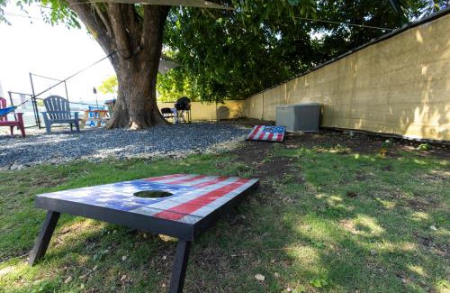 Islote House | Casa Lula Beach Retreat - Fenced backyard