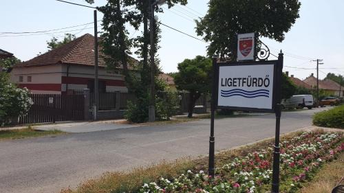 Gyomaendrod House | Casa Lyna