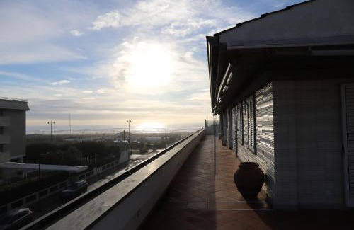 Forte dei Marmi Apartment | Casa Magniflex - Sea view Flat with Swimming pool