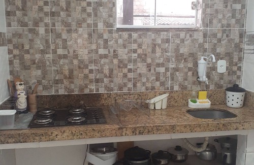 Rio das Ostras House | Casa Mobiliada, bem Arejada e em Ótima Localização!