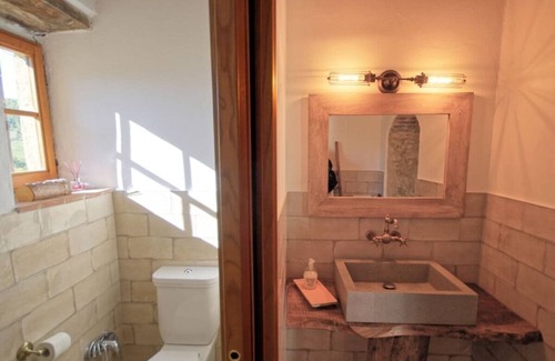 Capolona House | Casa Monica Comfortable holiday residence