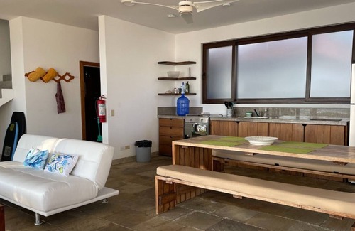 Puerto Villamil Apartment | Casa Naranja: Ocean View