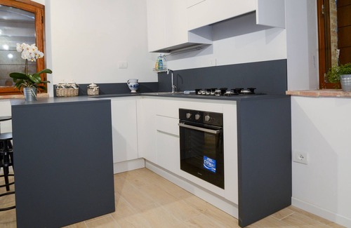 Genga House | Casa Nel Sentiero (holiday home)