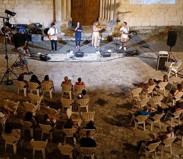 Celano House | Casa nel vicoletto