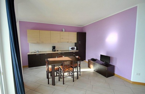 Vercana House | Casa Osmanto E: A cozy and welcoming apartment situated at a short distance from the shores of Lake Como, with Free WI-FI.