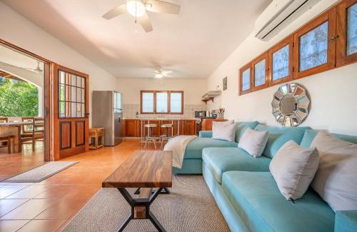 Junquillal House | Casa Palma Real