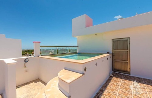 Colonia Meteorologico Condo | Casa Perla Suite 3 : Oceanfront Studio with Rooftop Dipping Pool