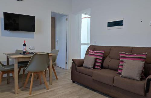 Santa Barbara House | CASA PIRÁMIDE 3. Terraza WiFi y Parking Privado