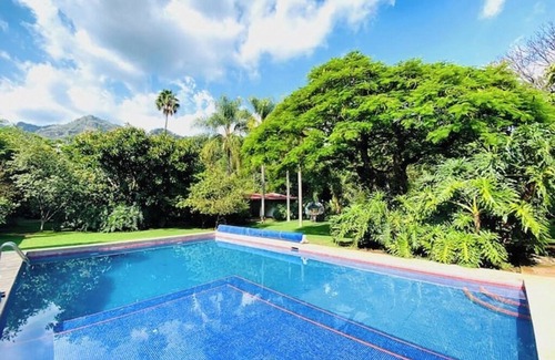 Santo Domingo House | Casa Pomona: Spacious 6-bedroom house in delightful Tepoztlán